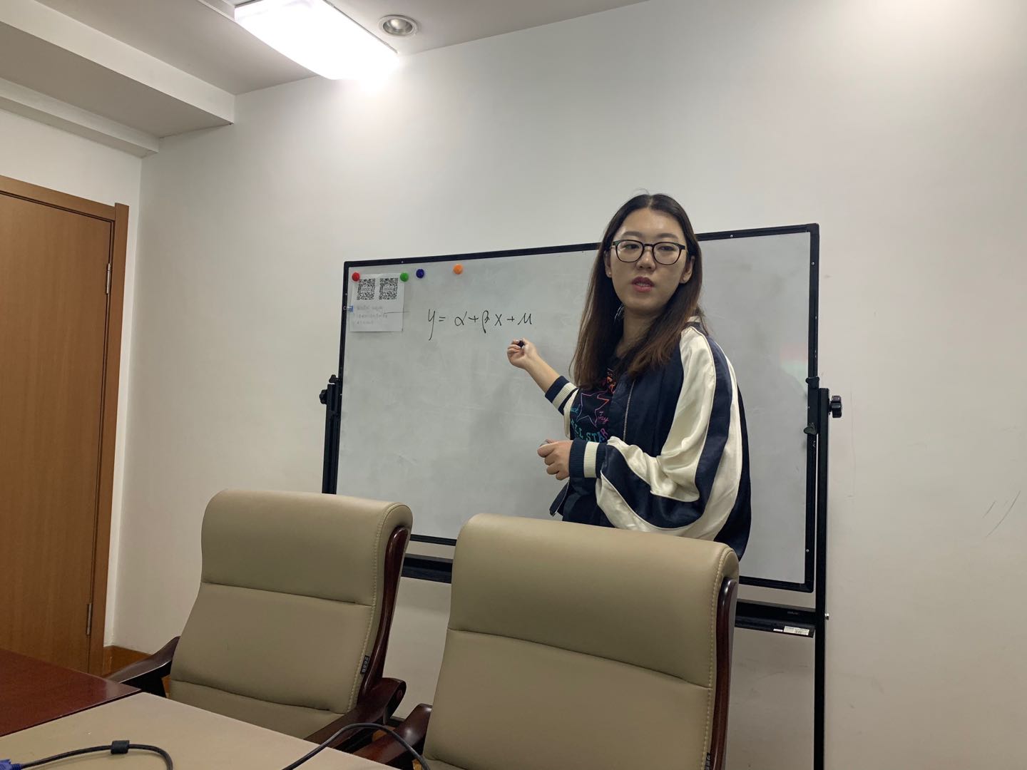 allwincity万象城官方网站博士生沙龙2019-06(总第6期)简报图片.jpg allwincity万象城官方网站博士生沙龙2019-06(总第6期)简报图片.jpg
